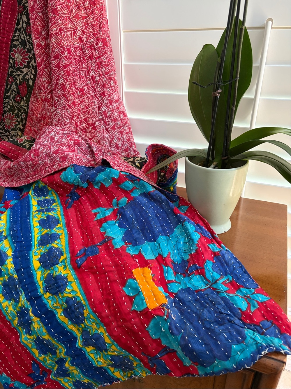 Vibrant Floral Kantha Throw in Red & Blue hand stitched - Picture 5 of 5